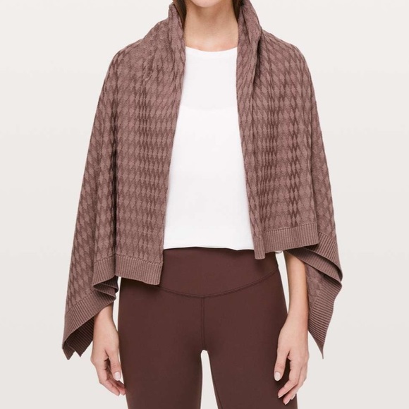 Lululemon Divinity Poncho Shawl Wrap NWT OS - Picture 4 of 16